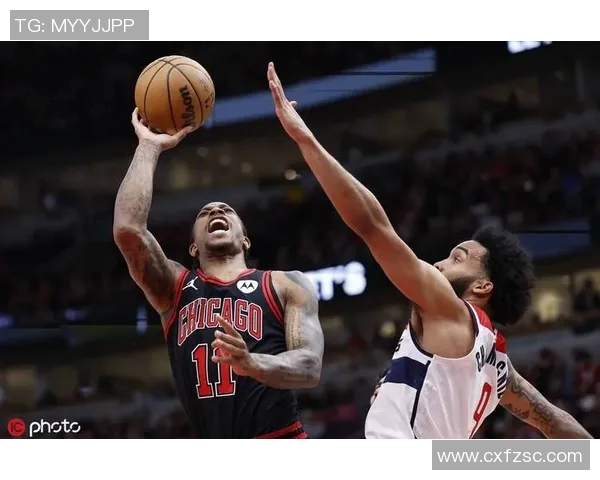 德罗赞助攻 穆里跟进劈扣追平比分